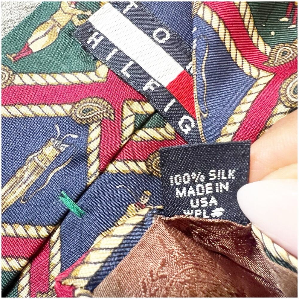 Tommy Hilfiger Vintage 100% Silk Necktie Men Golf Country Club Crest Preppy - Picture 5 of 8